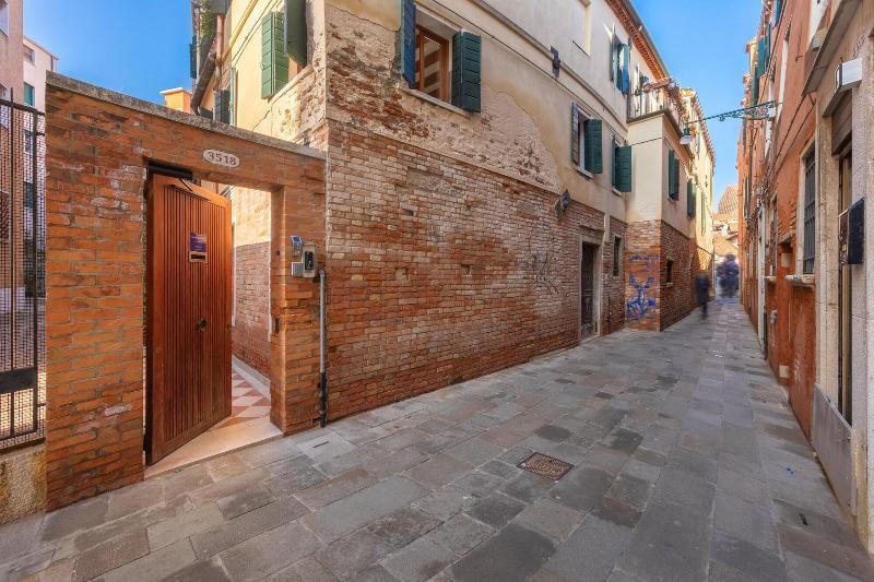 B And B Casanova Ai Tolentini Veneza Exterior foto
