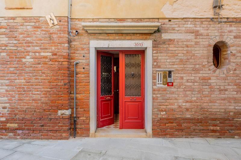 B And B Casanova Ai Tolentini Veneza Exterior foto