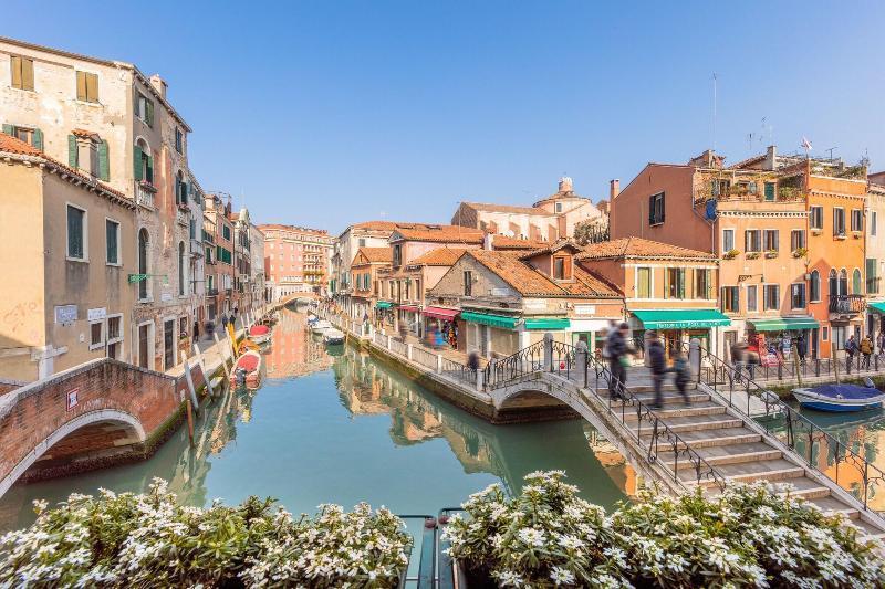 B And B Casanova Ai Tolentini Veneza Exterior foto