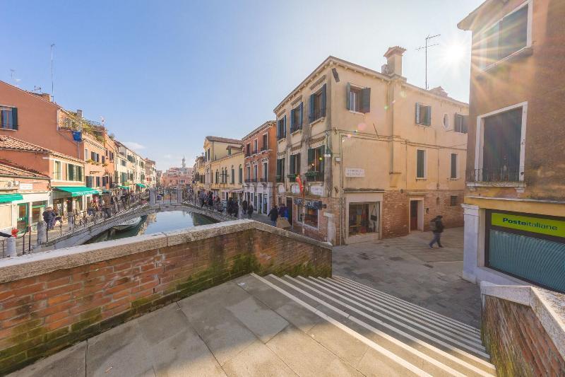 B And B Casanova Ai Tolentini Veneza Exterior foto